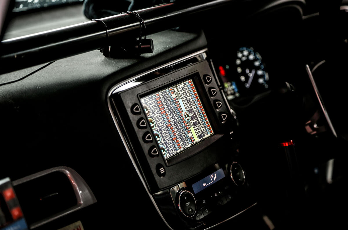 Mitsubishi Outlander PHEV detail