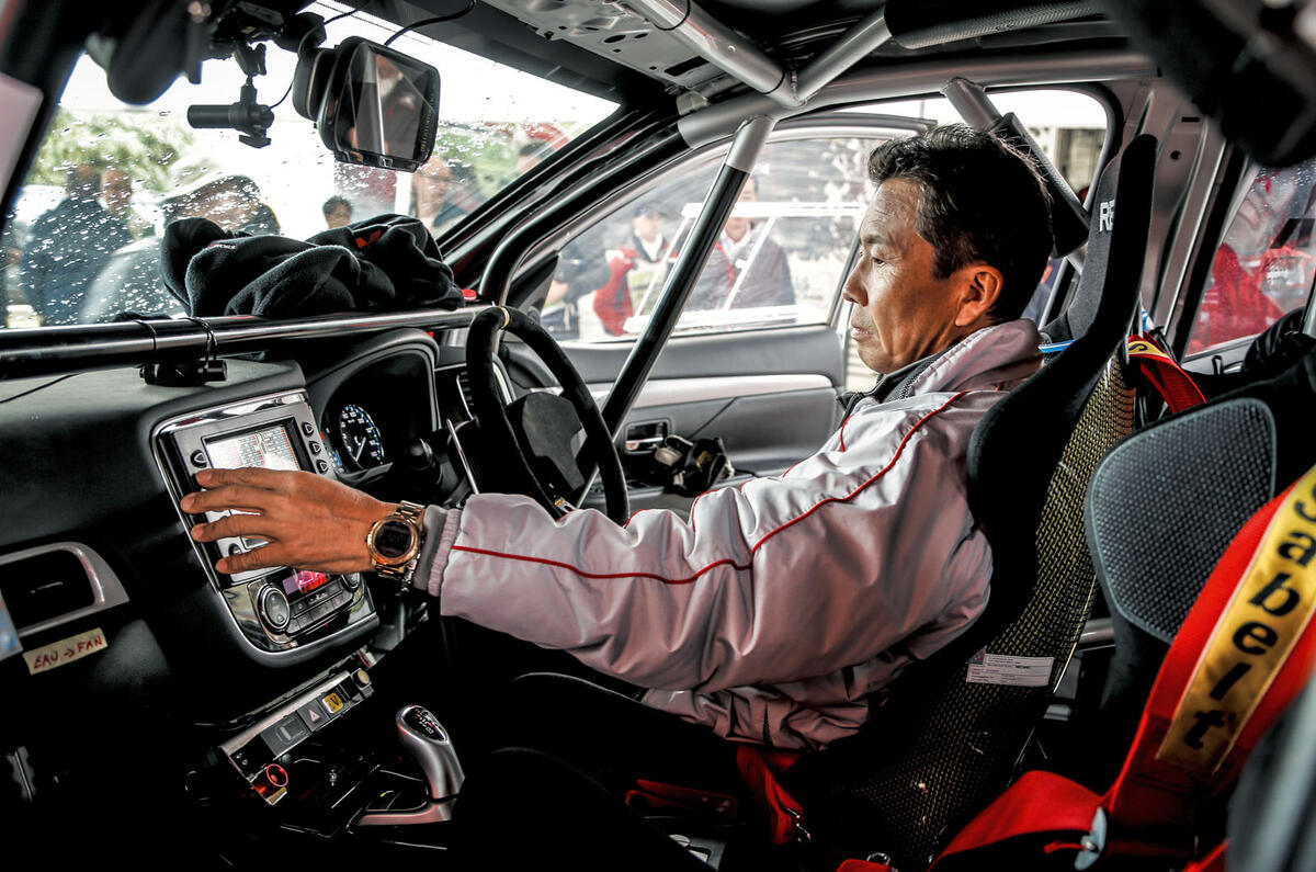Mitsubishi Outlander PHEV interior