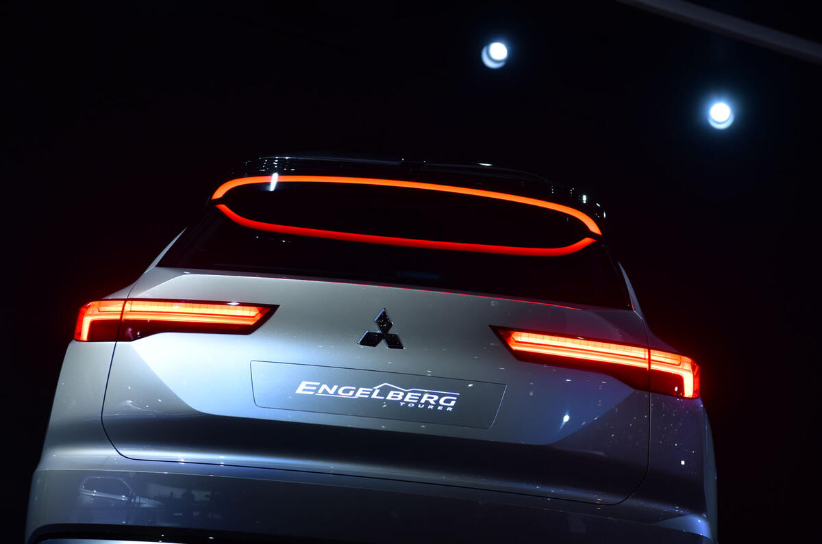 tsubishi Engelburg Tourer Geneva stand - rear lights