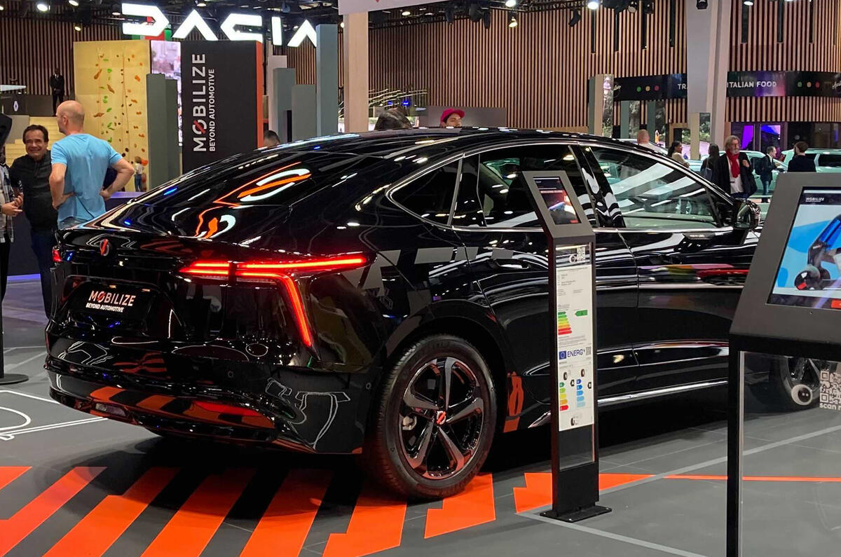 Mobilize Limo 2022 rear quarter Paris Motor Show Mobilize Limo 2022 rear quarter Paris Motor Show