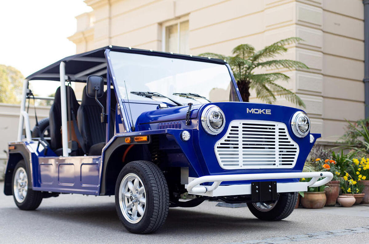 Moke electric 2022 front navy blue Moke electric 2022 front navy blue