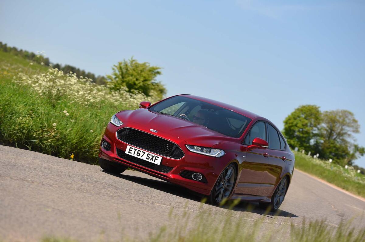 Ford Mondeo cornering - front