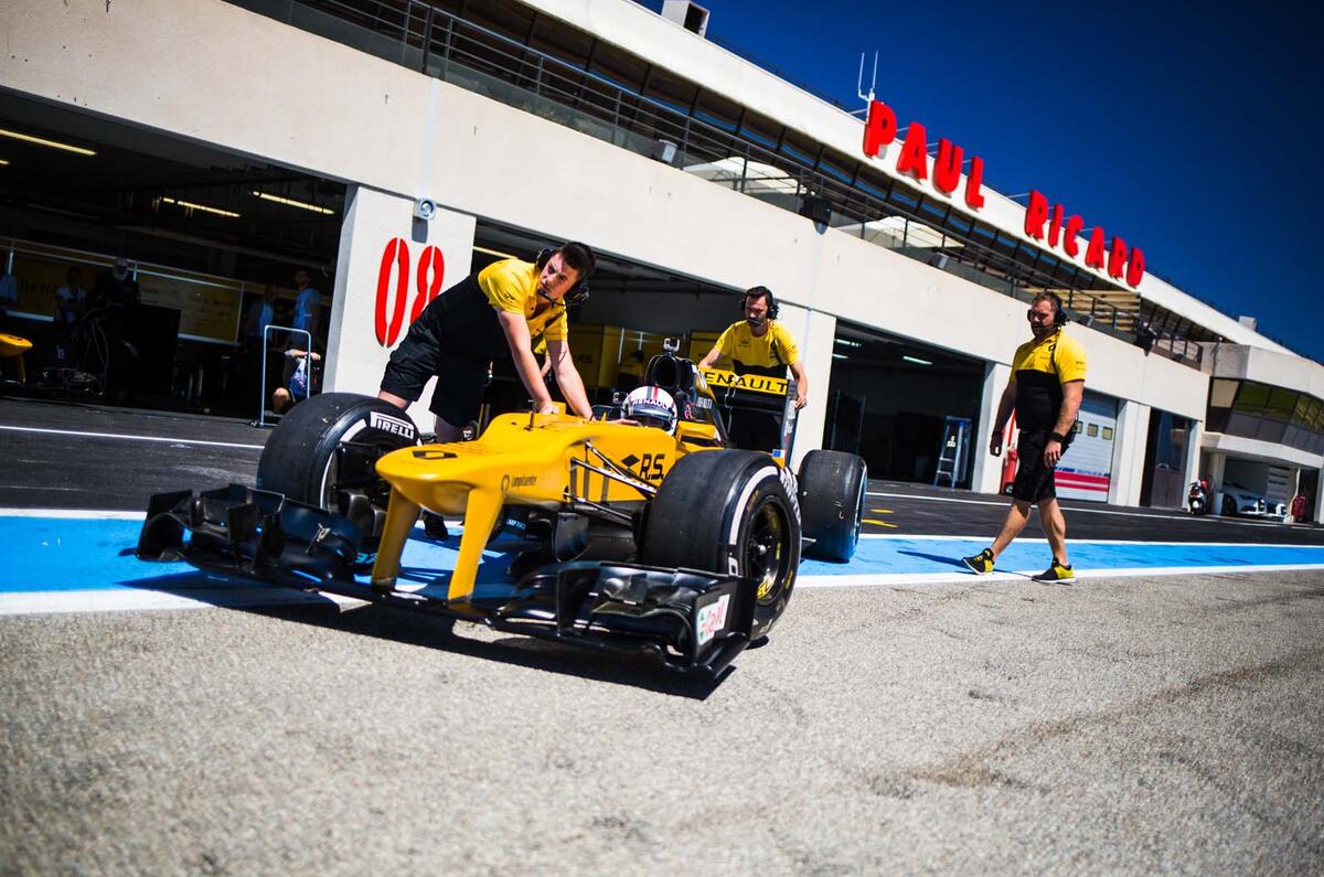 Renualt Formula 1 car
