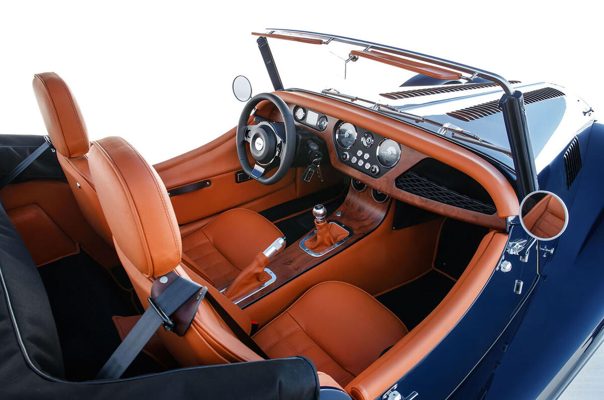 2020 Morgan Plus Four - dashboard 2020 Morgan Plus Four - dashboard