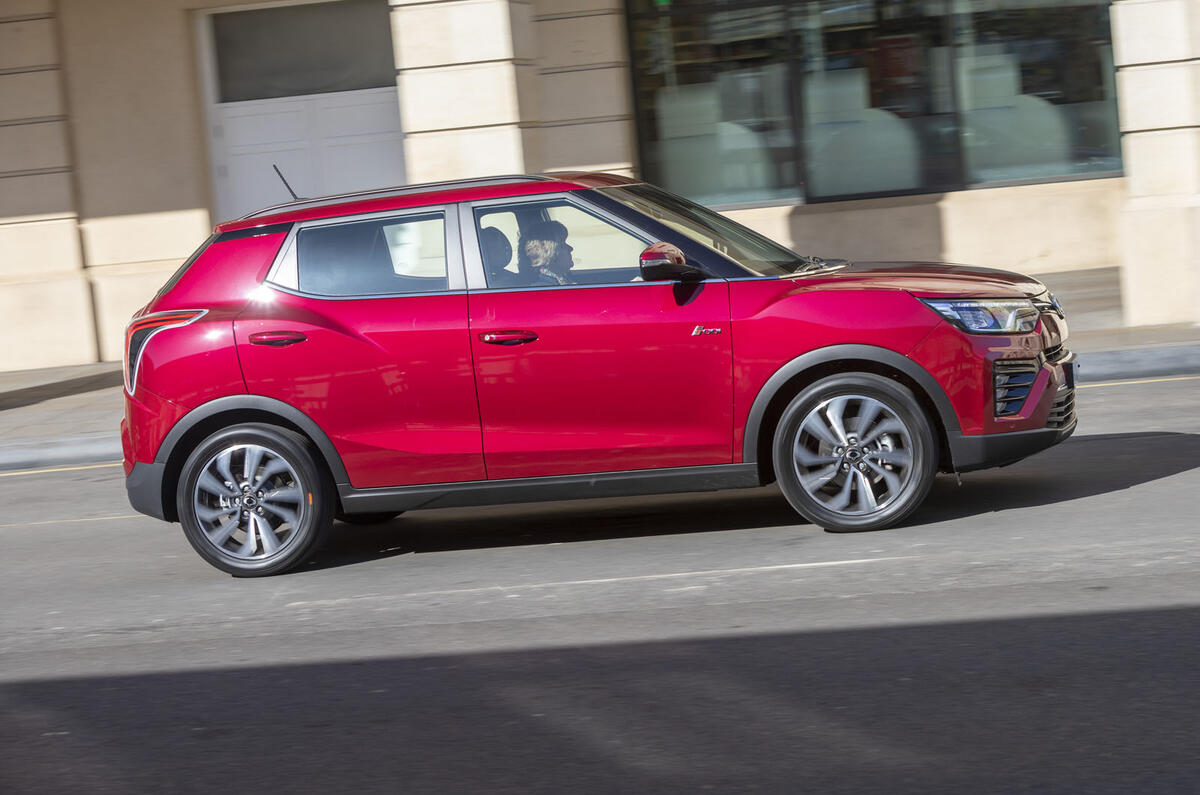 2020 Ssangyong Tivoli side 2020 Ssangyong Tivoli side