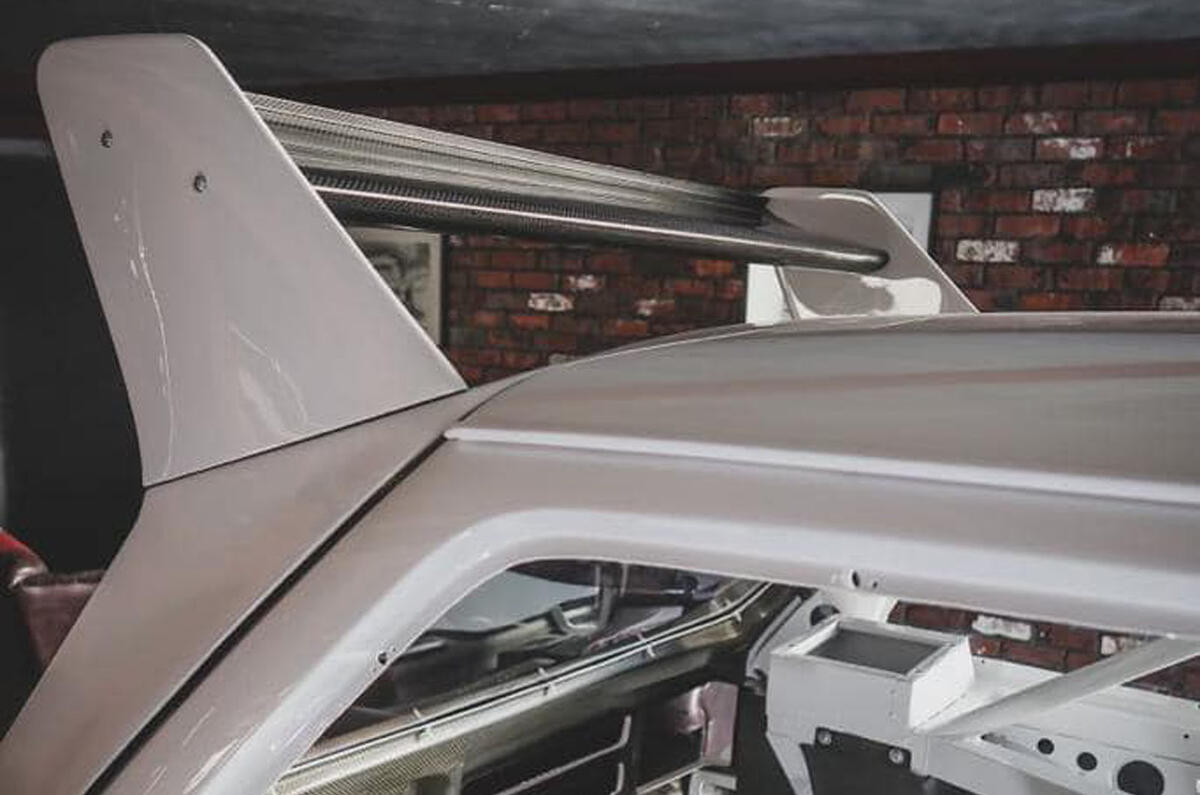 MST Metro 6R4 in workshop 1