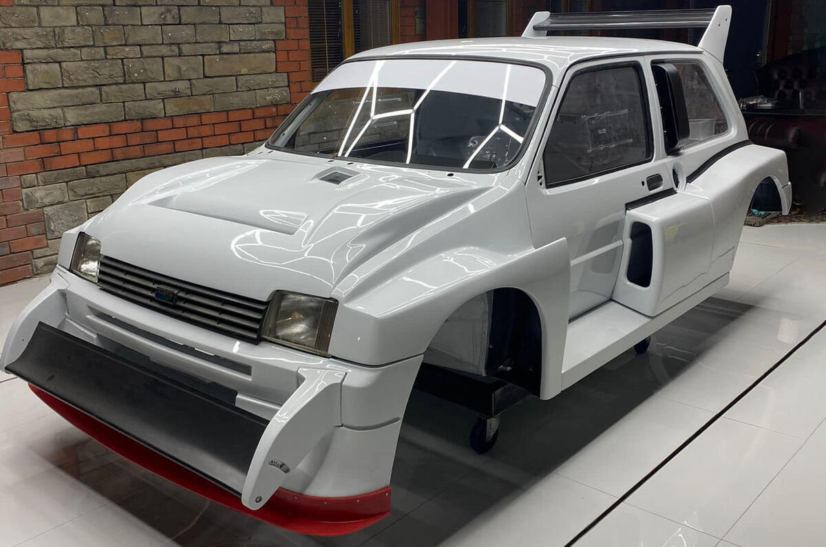 MST Metro 6R4 in workshop 2