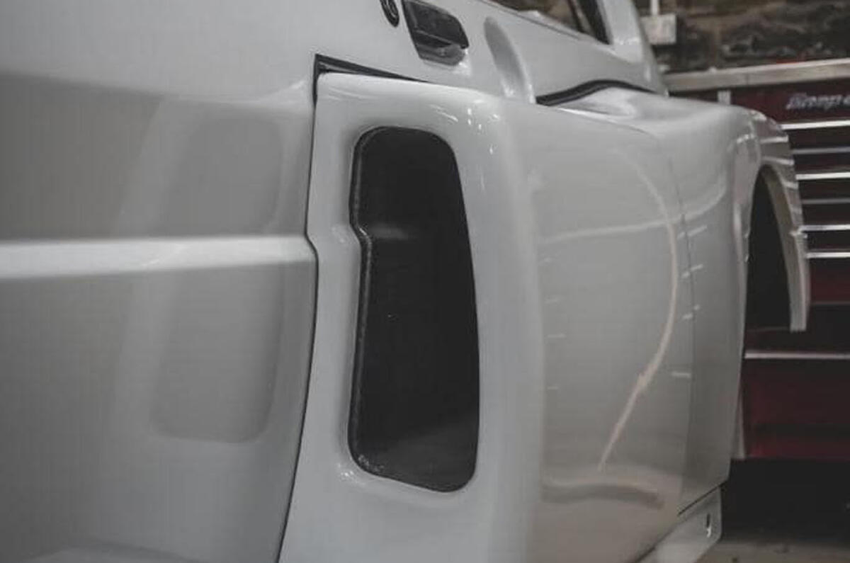 MST Metro 6R4 in workshop 3