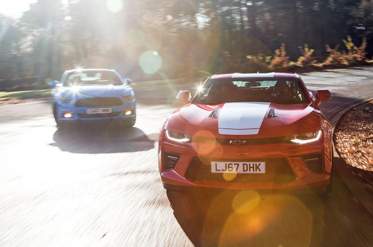 Mustang vs Camaro