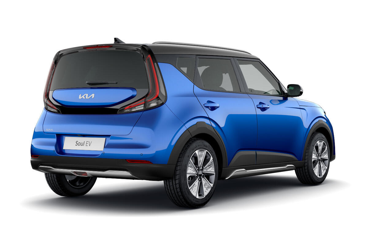 MY23 Kia Soul EV 'Explore'   neptune blue with black roof   2 MY23 Kia Soul EV 'Explore'   neptune blue with black roof   2