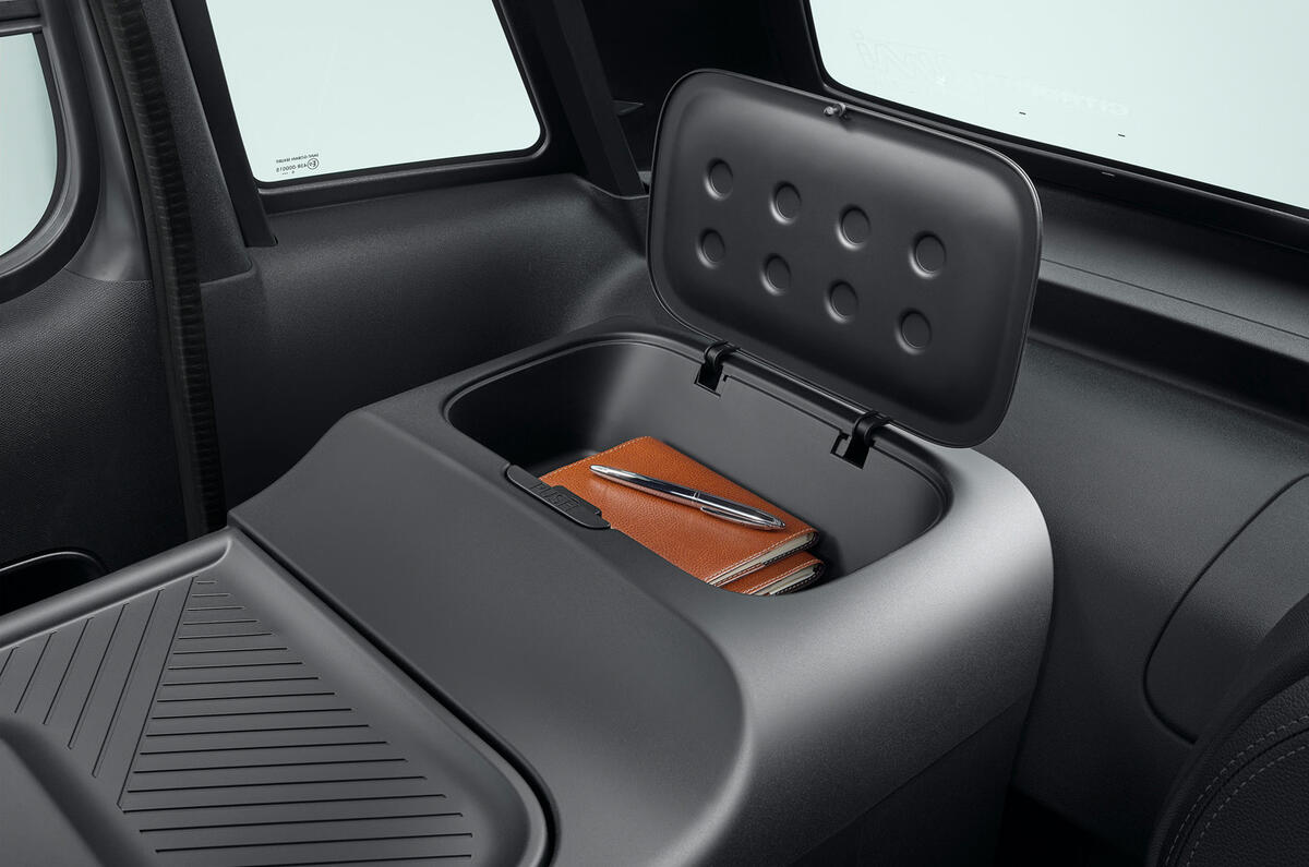 MY AMI CARGO Interior 6 MY AMI CARGO Interior 6