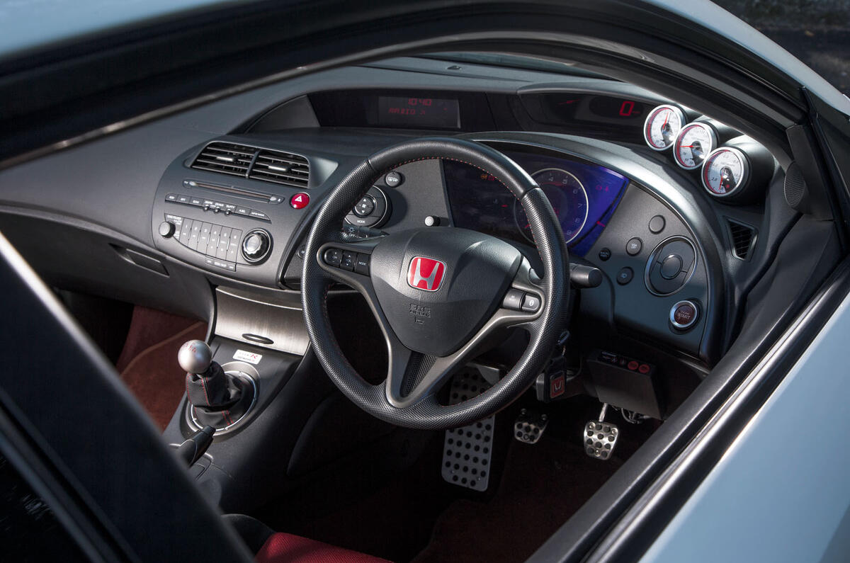 Suzuki Swift Sport vs Honda Civic Type R Mugen vs Renault Clio Cup 