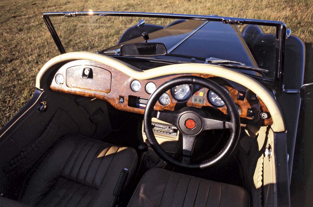 Naylor TF 1700 1994 interior