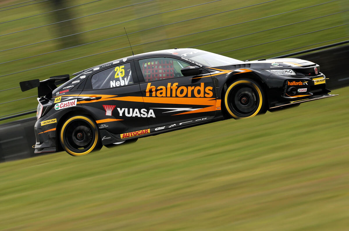 Inside the 2018 Honda Civic Type R BTCC racing car