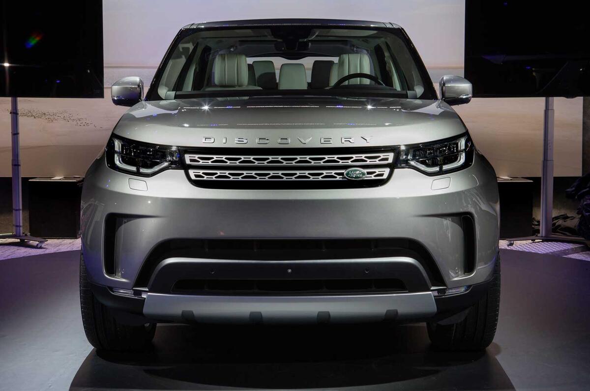 2017 Land Rover Discovery revealed in Paris