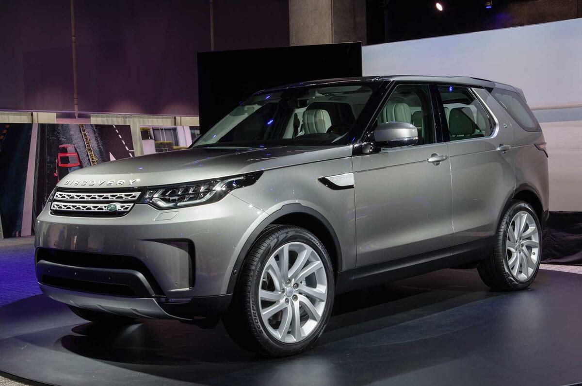 2017 Land Rover Discovery revealed in Paris