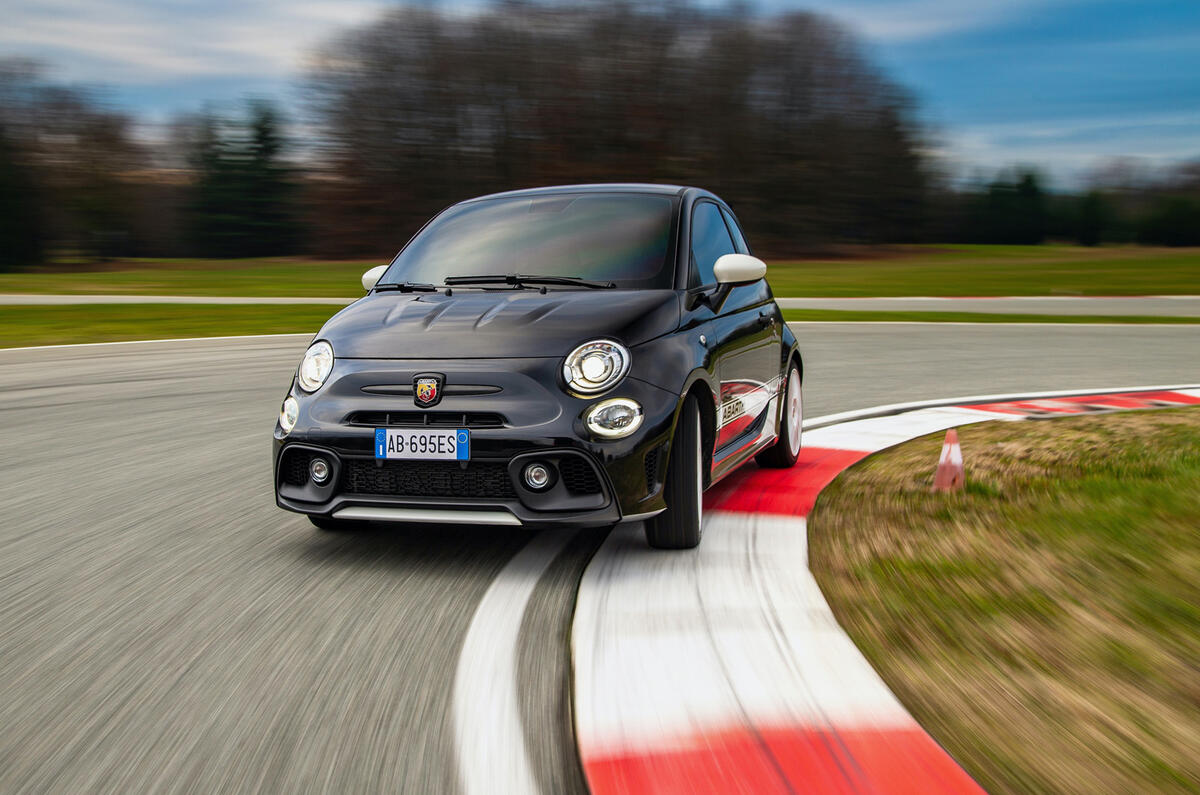 New Abarth 695 Esseeesse 98 New Abarth 695 Esseeesse 98