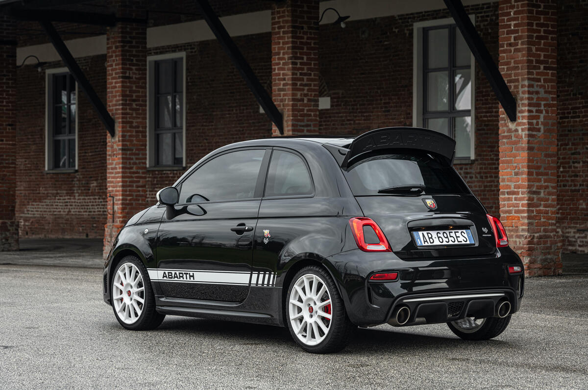 New Abarth 695 Esseesse 93 New Abarth 695 Esseesse 93