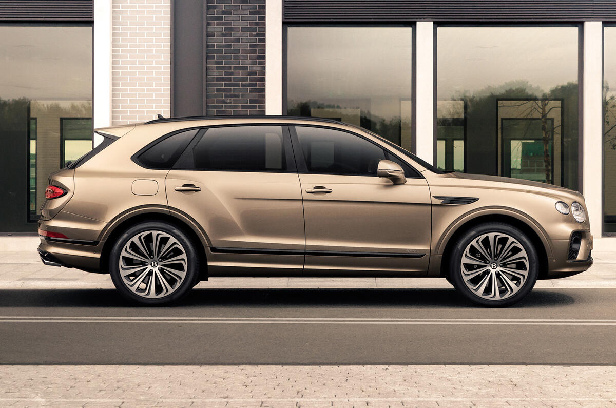 2021 Bentley Bentyaga Hybrid - side 2021 Bentley Bentyaga Hybrid - side