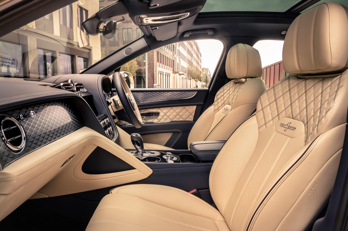 2021 Bentley Bentyaga Hybrid - front seats 2021 Bentley Bentyaga Hybrid - front seats