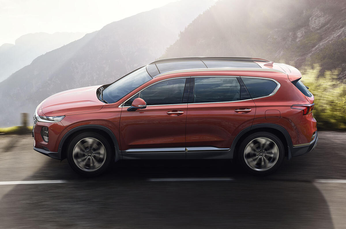 Hyundai Santa Fe revealed ahead of Geneva motor show debut