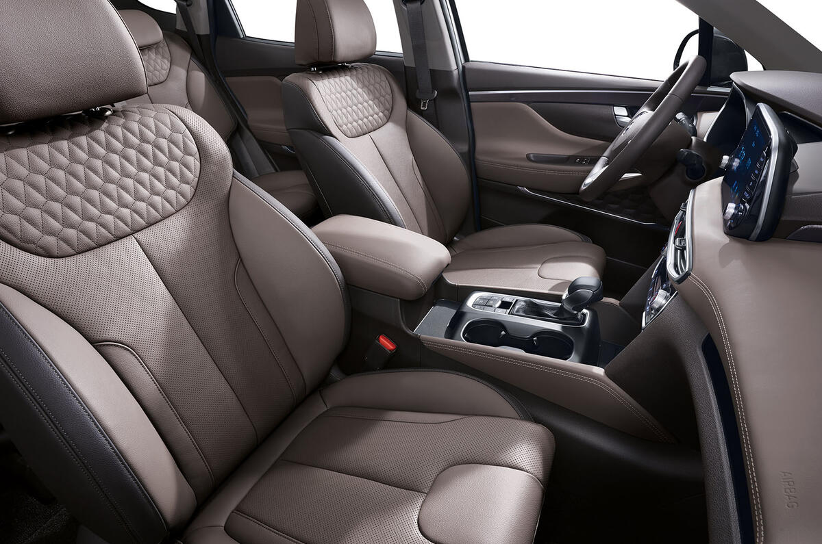 Hyundai Santa Fe revealed ahead of Geneva motor show debut