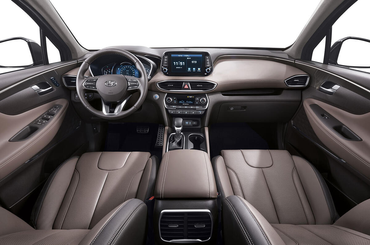 Hyundai Santa Fe revealed ahead of Geneva motor show debut