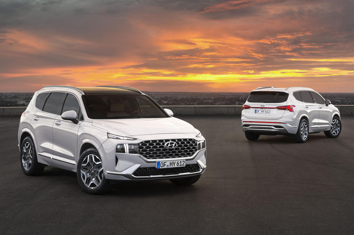2020 Hyundai Santa Fe - front and rear