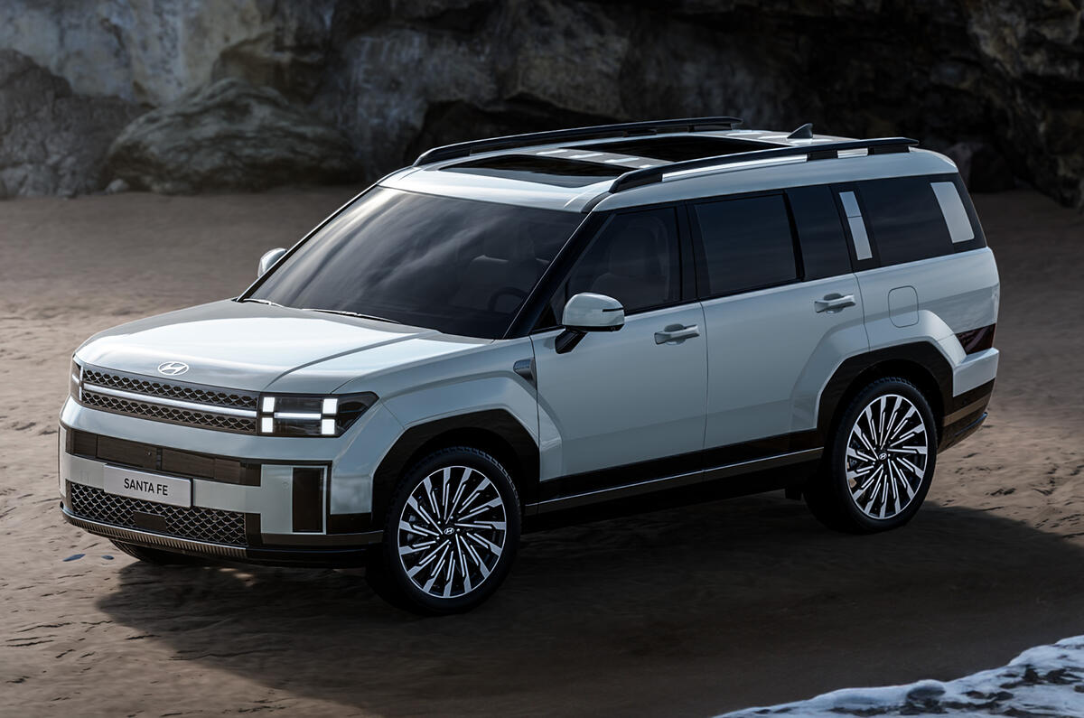 New Hyundai Santa Fe front lead silver New Hyundai Santa Fe front lead silver