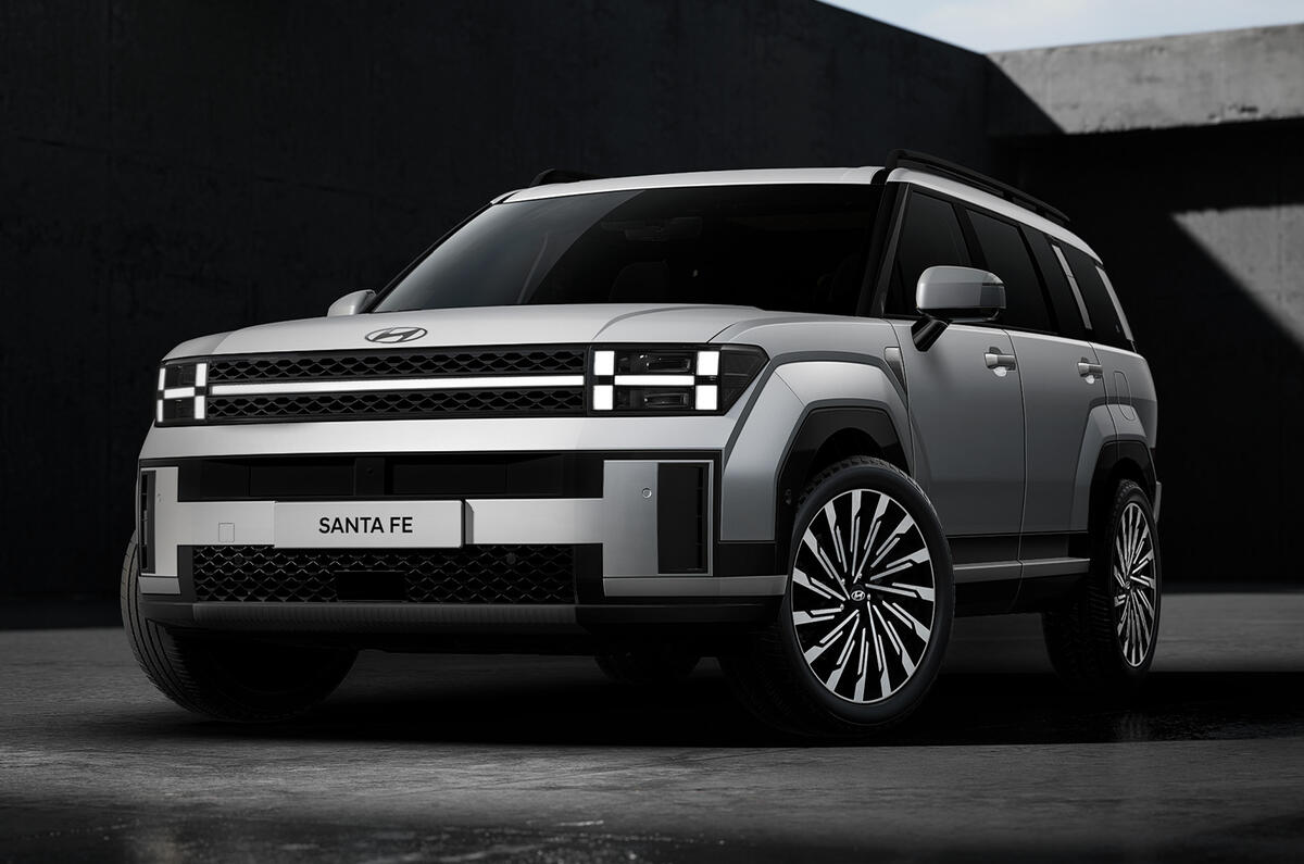 New Hyundai Santa Fe silver front New Hyundai Santa Fe silver front