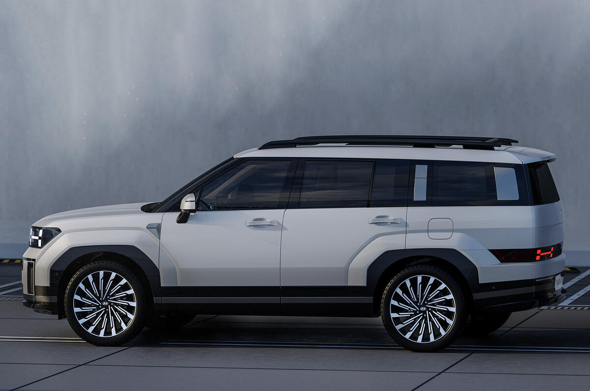 New Hyundai Santa Fe silver side New Hyundai Santa Fe silver side