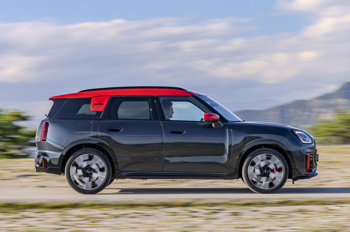 New Mini Countryman side New Mini Countryman side