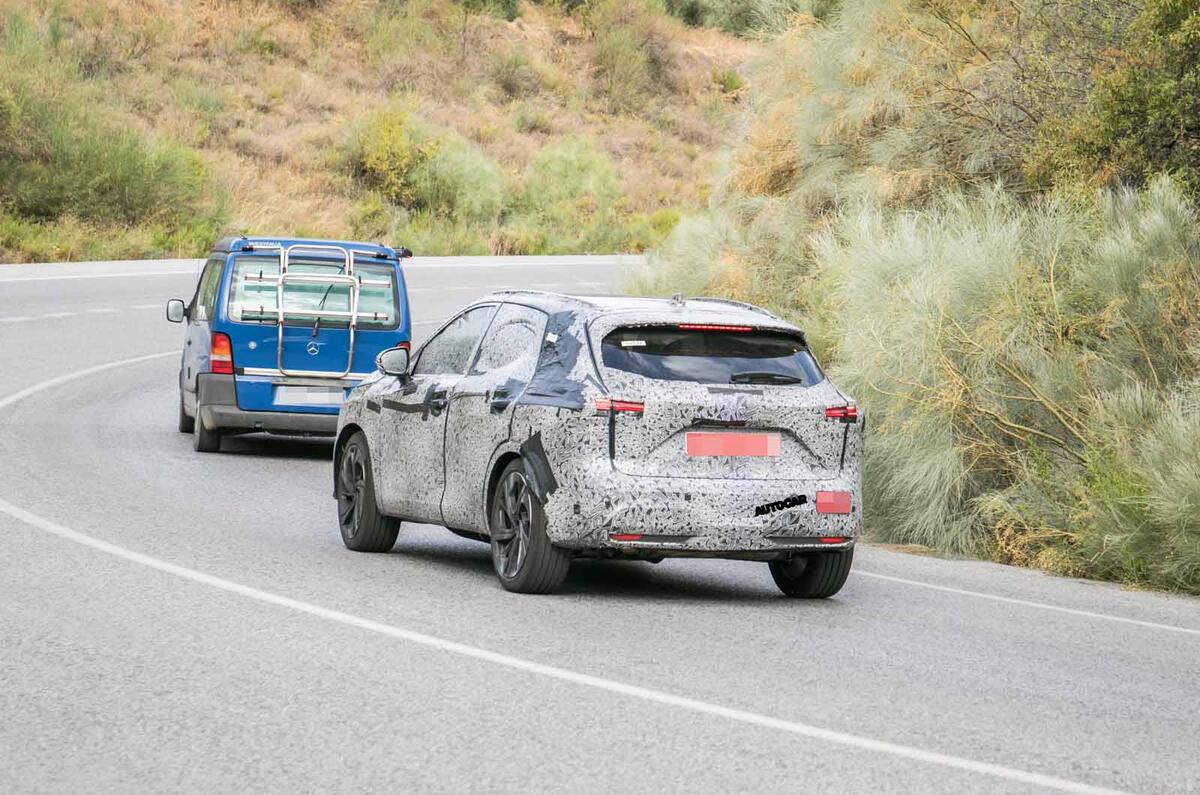 Nissan Qashqai spyshot rear Nissan Qashqai spyshot rear