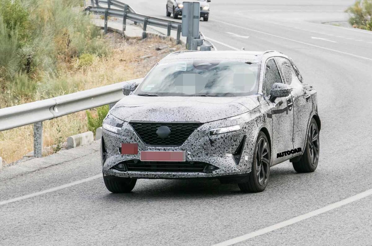 Nissan Qashqai spyshot front far