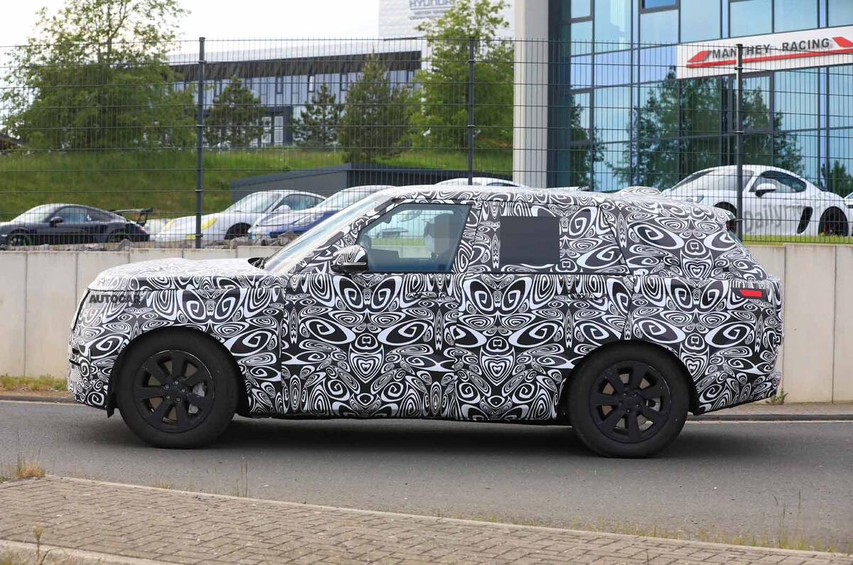 New Range Rover spyshot side dead New Range Rover spyshot side dead