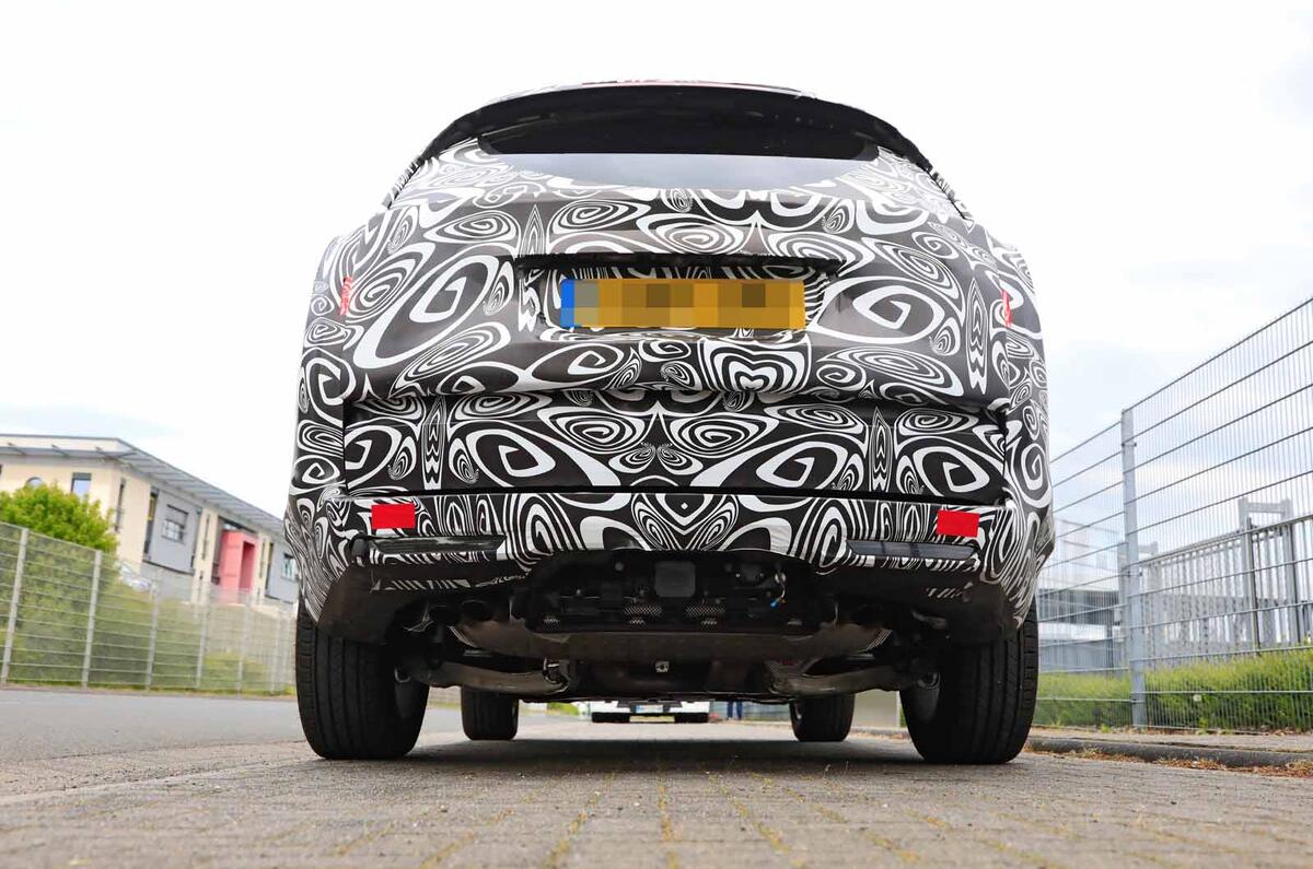New Range Rover spyshot rear low New Range Rover spyshot rear low
