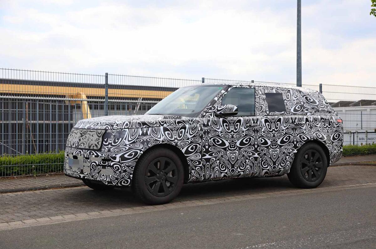 New Range Rover spyshot front side New Range Rover spyshot front side