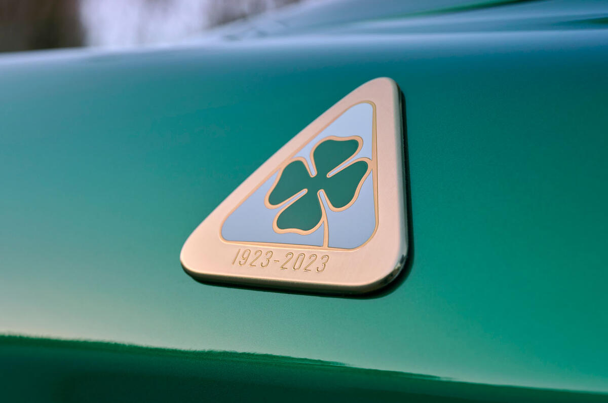 New Stelvio QV 100 Anniversario badge (1)