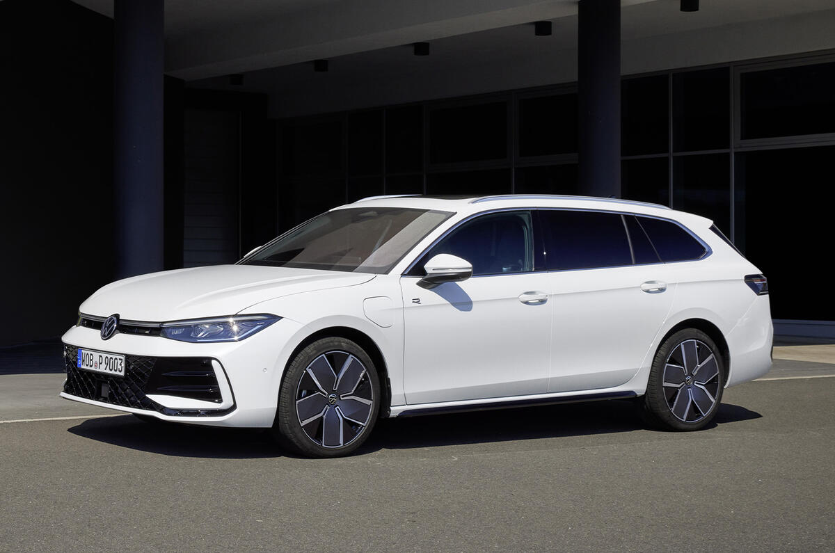 New Volkswagen Passat R side front New Volkswagen Passat R side front