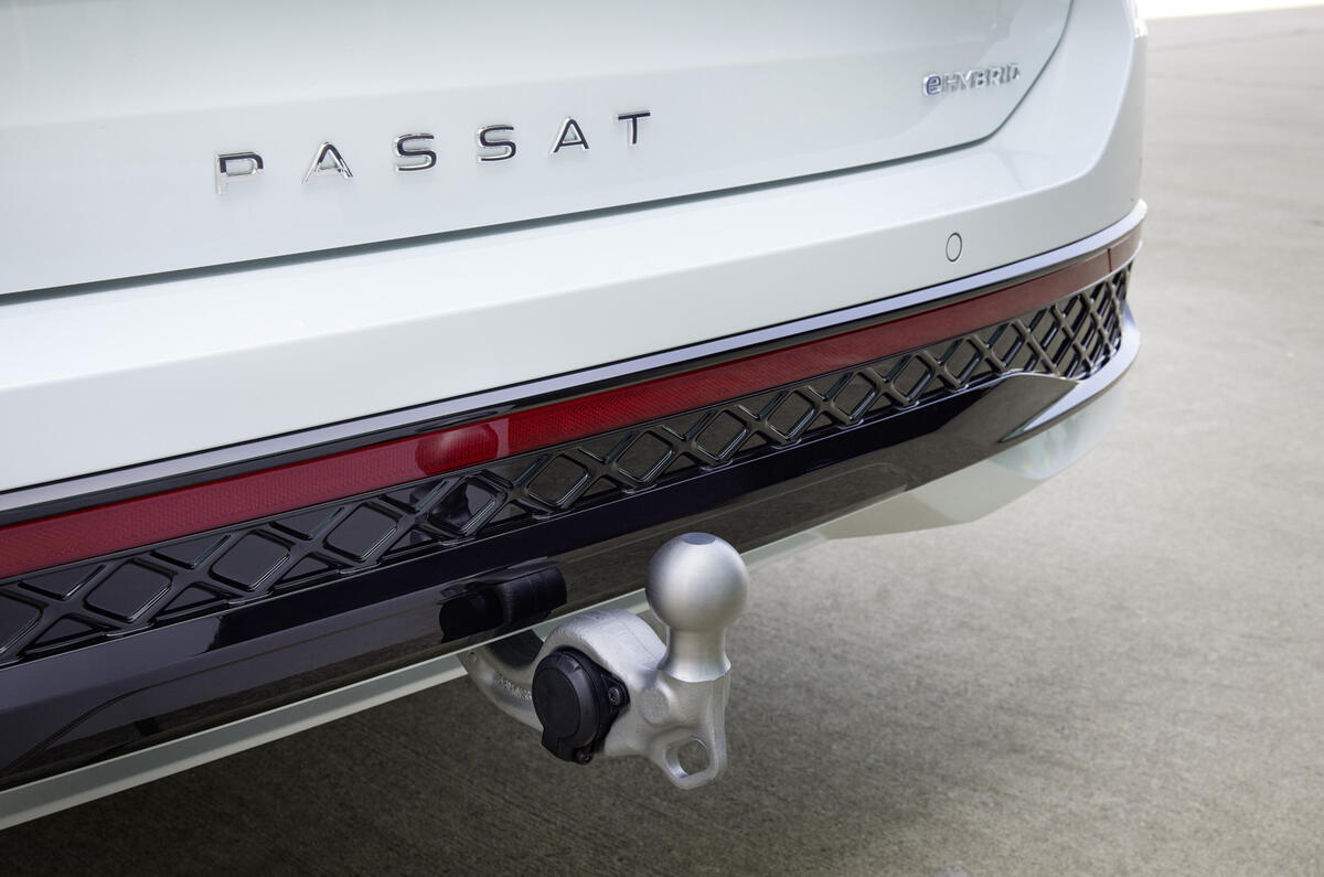 New Volkswagen Passat tow bar New Volkswagen Passat tow bar