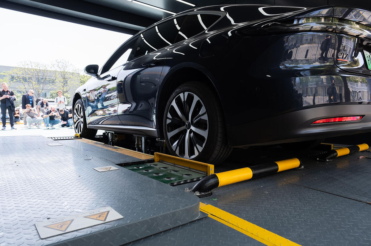 Nio battery swap lead