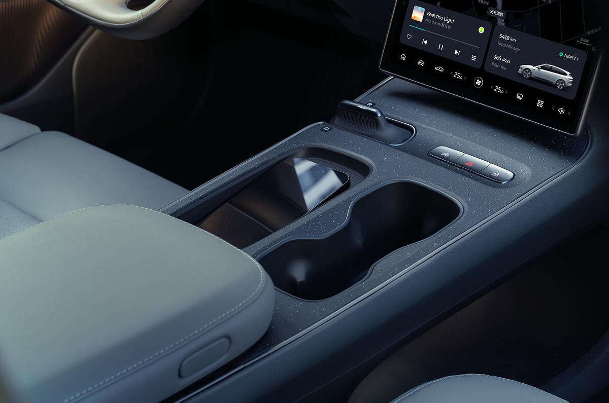 NIO ET5 Touring Interior centre console NIO ET5 Touring Interior centre console