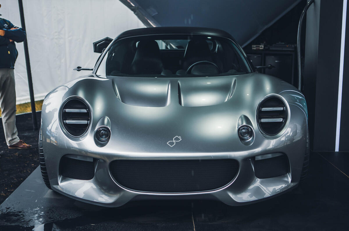 niobolt elise 1