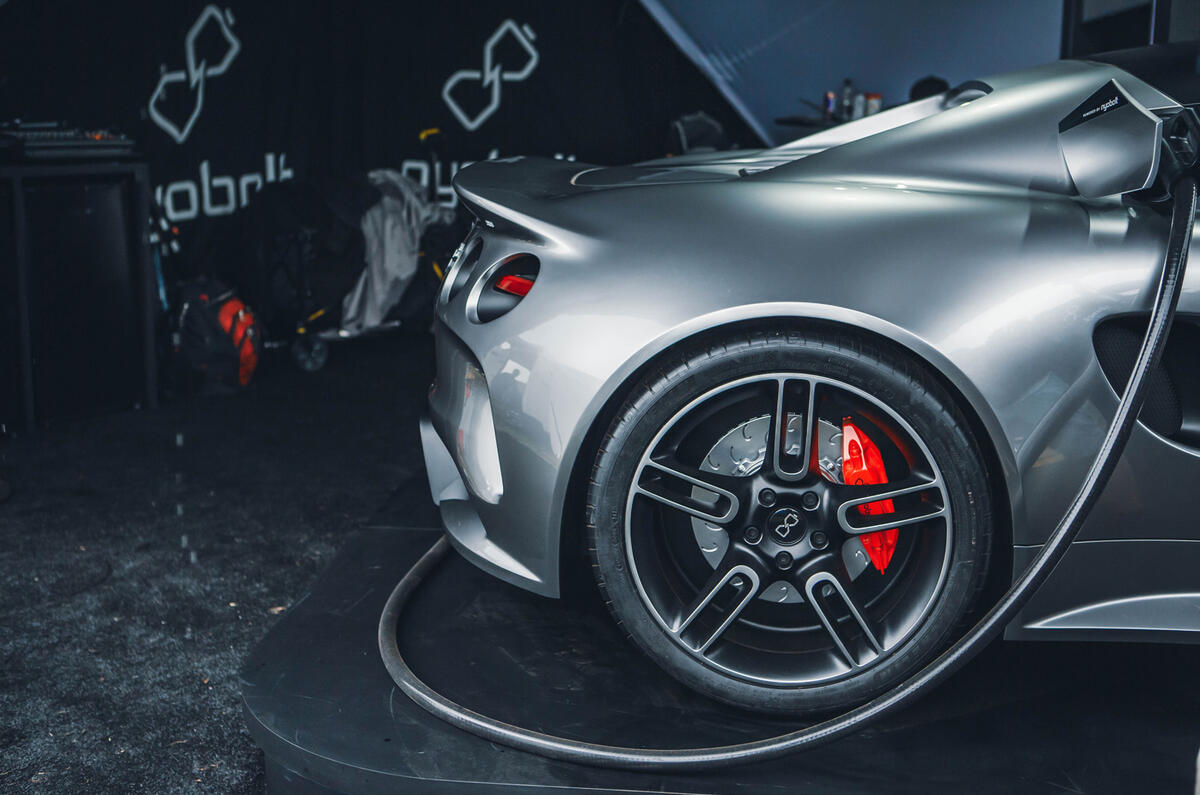 niobolt elise 7 niobolt elise 7