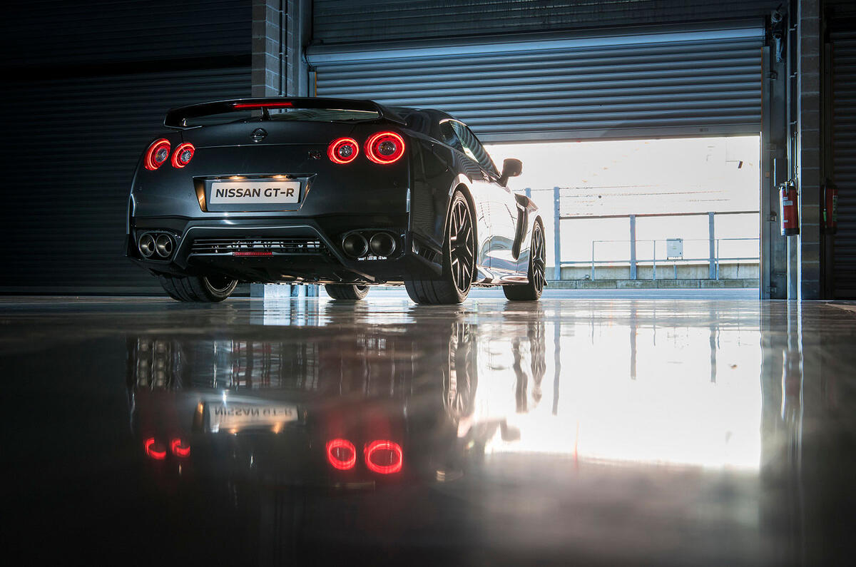 2016 Nissan GT-R