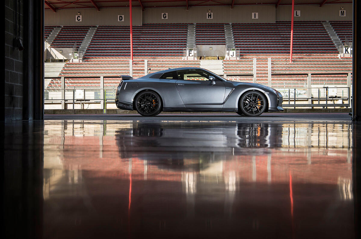 2016 Nissan GT-R