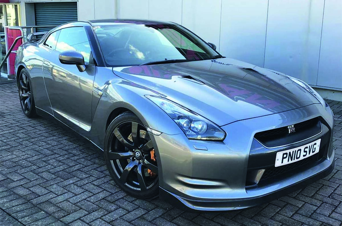 Nissan GT R
