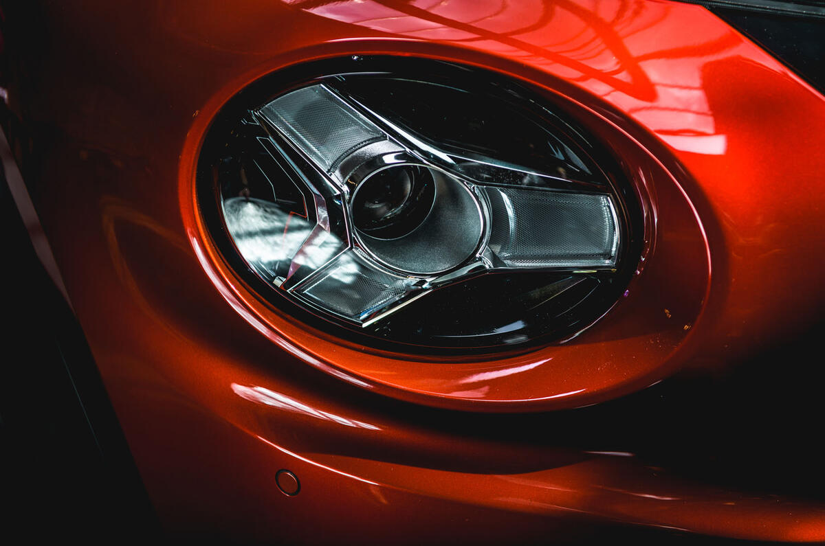 2020 Nissan Juke - static foglamp