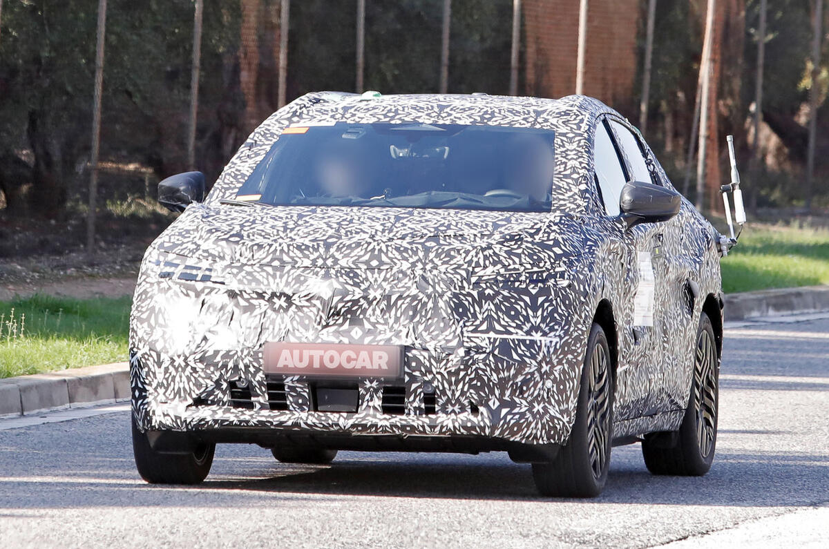 Nissan Leaf Mk3 camo front Nissan Leaf Mk3 camo front