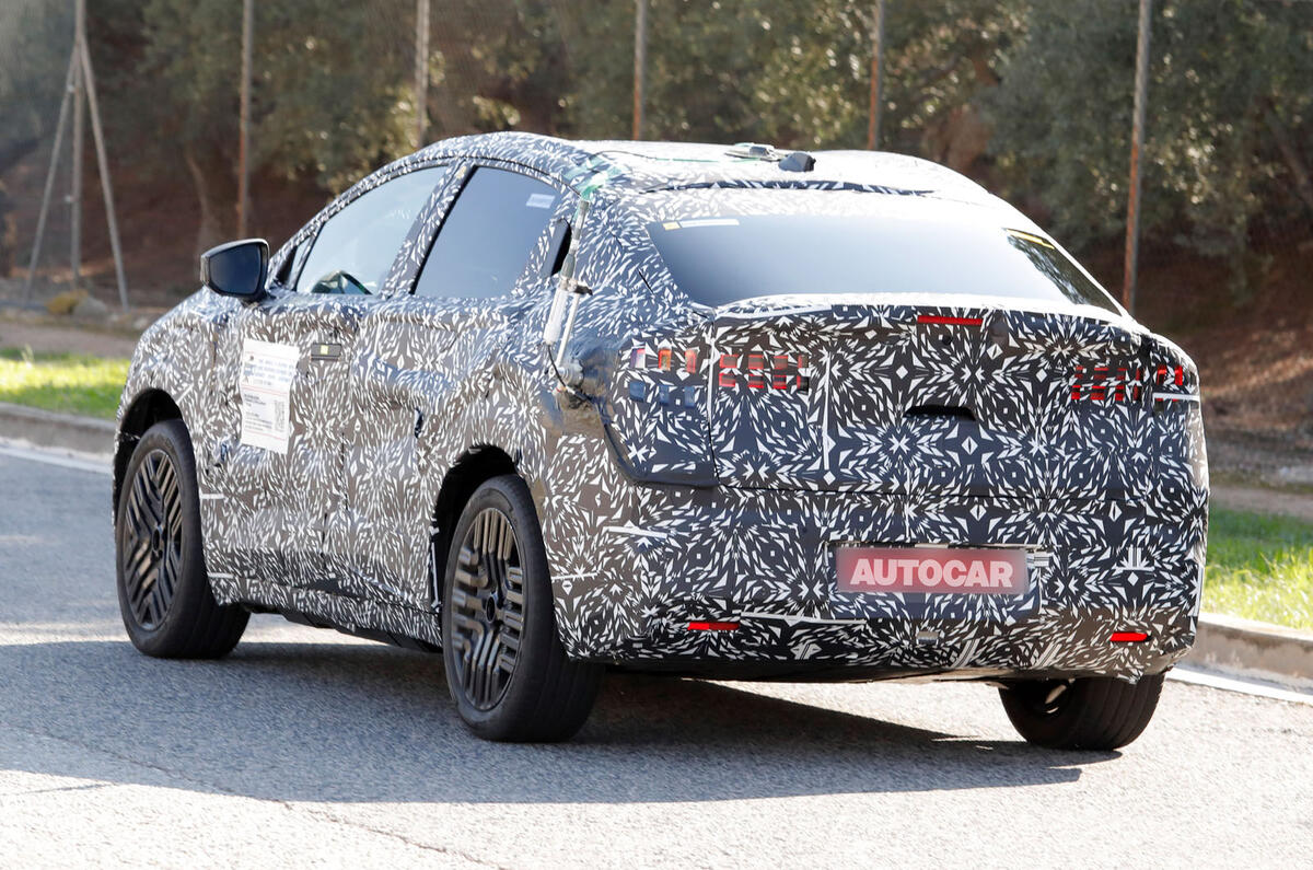 Nissan Leaf Mk3 camo rear quarter Nissan Leaf Mk3 camo rear quarter